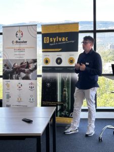 Adrien Marcone, European and Swiss Patent Attorney chez P&TS, lors de sa présentation sur les enjeux de propriété intellectuelle dans la R&D assistée par IA, CoBooster chez Sylvac, 1er septembre 2026